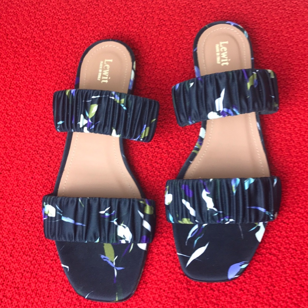 Lewit Navy Slip-On Sandal